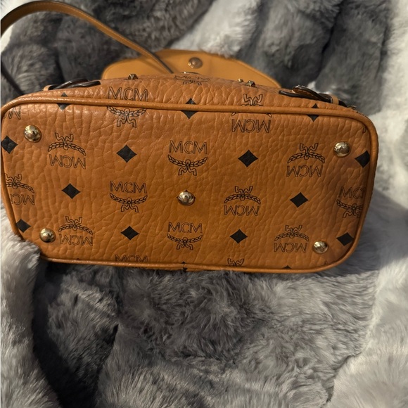 MCM Visetos Cognac Leather Shoulder Bag - Picture 7 of 14